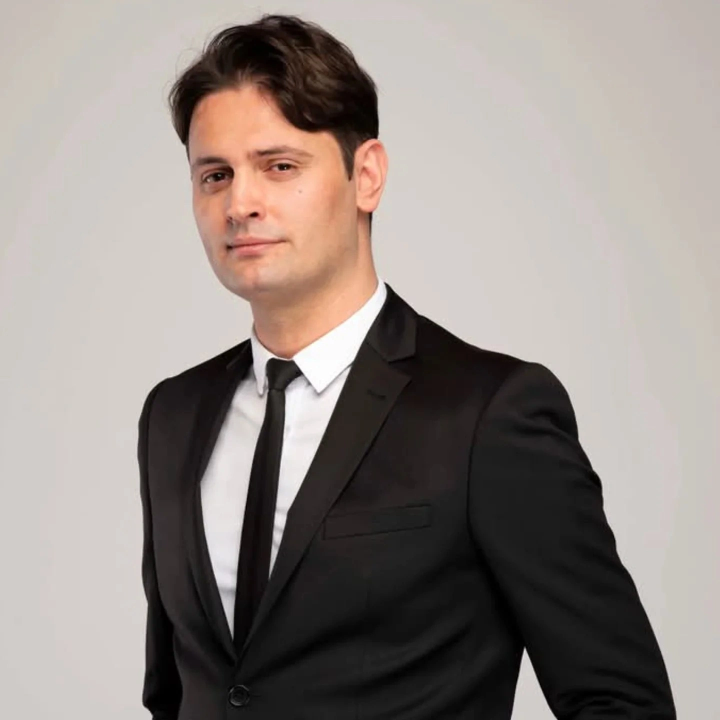 Azmi Saral