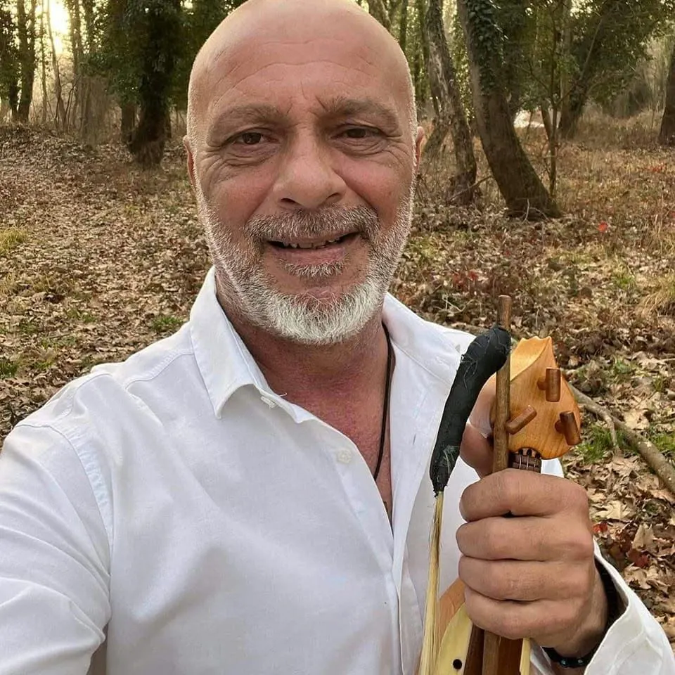 Νίκος Αμβροσιάδης